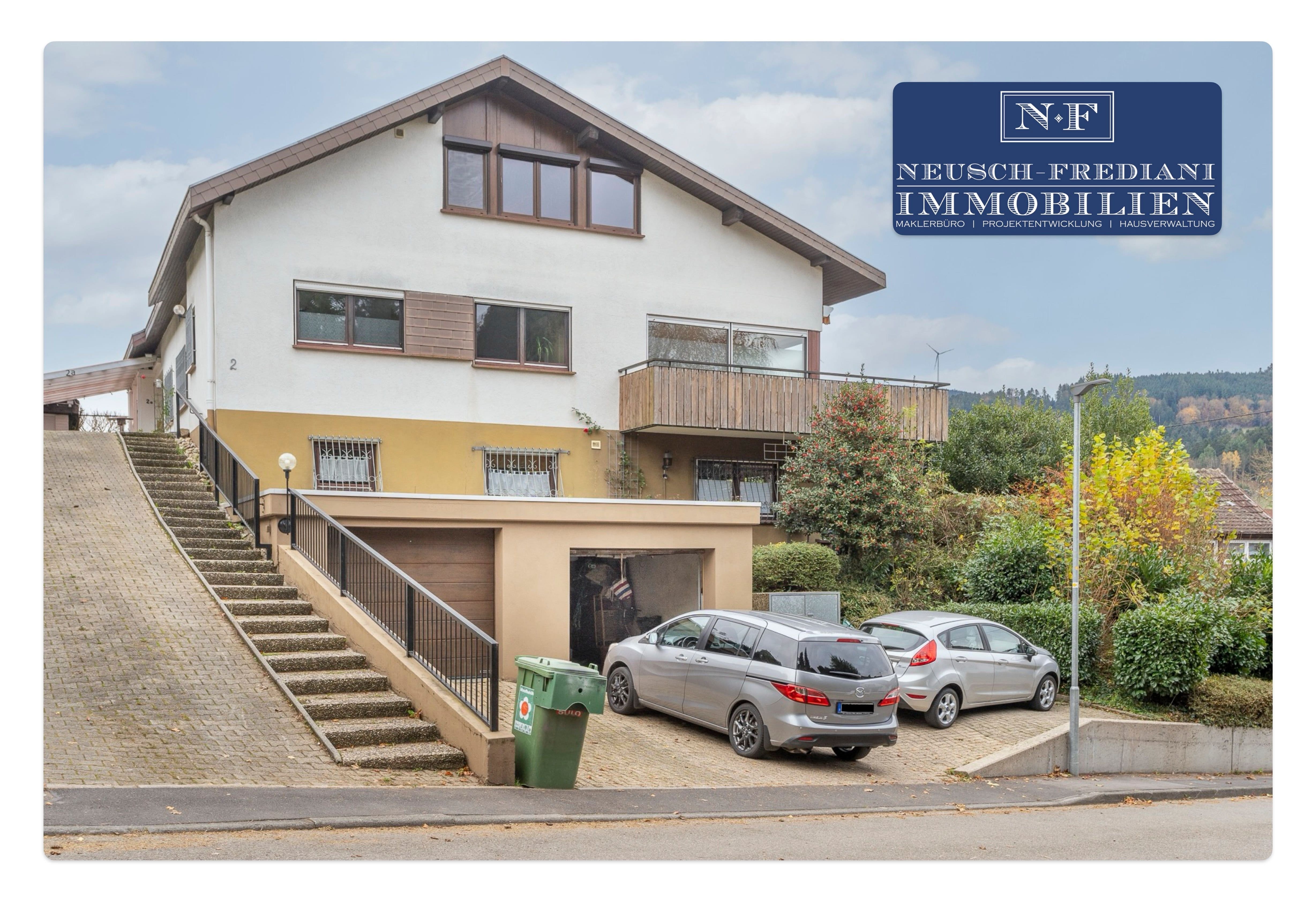 Immobilie in Zell am Harmersbach - Top 3-Familienhaus, mit Garage + 2 Stellplätzen in Zell a.H. zu verkaufen - Bild 1
