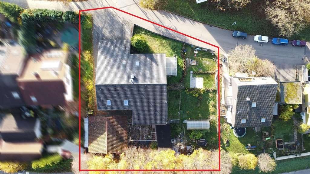 Immobilie in Keltern - großes Haus mit 3 Einheiten mit weitläufigem Grundstück und zahlreichen Nutzungsmöglichkeiten - Bild 2
