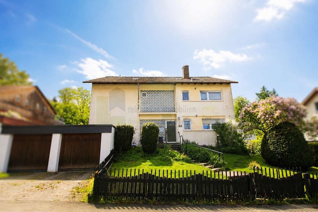 Immobilie in Bad Dürrheim - Wohnen und vermieten in Bestlage von Bad Dürrheim – gepflegtes 3-Fam.Haus mit Südausrichtung u. 2 Ga - Bild 1