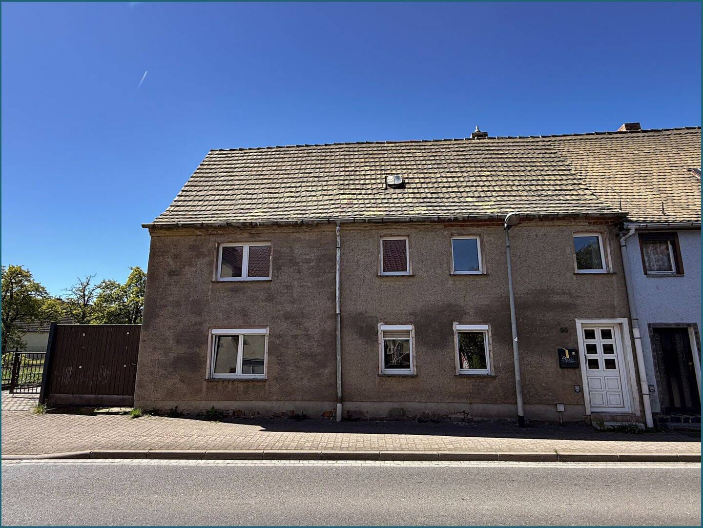 Immobilie in Groitzsch - Provisionsfrei - "Aus Alt mach Wow" - Reihenendhaus & Nebengelass: Ihr Sanierungsprojekt in Audigast - Bild 1