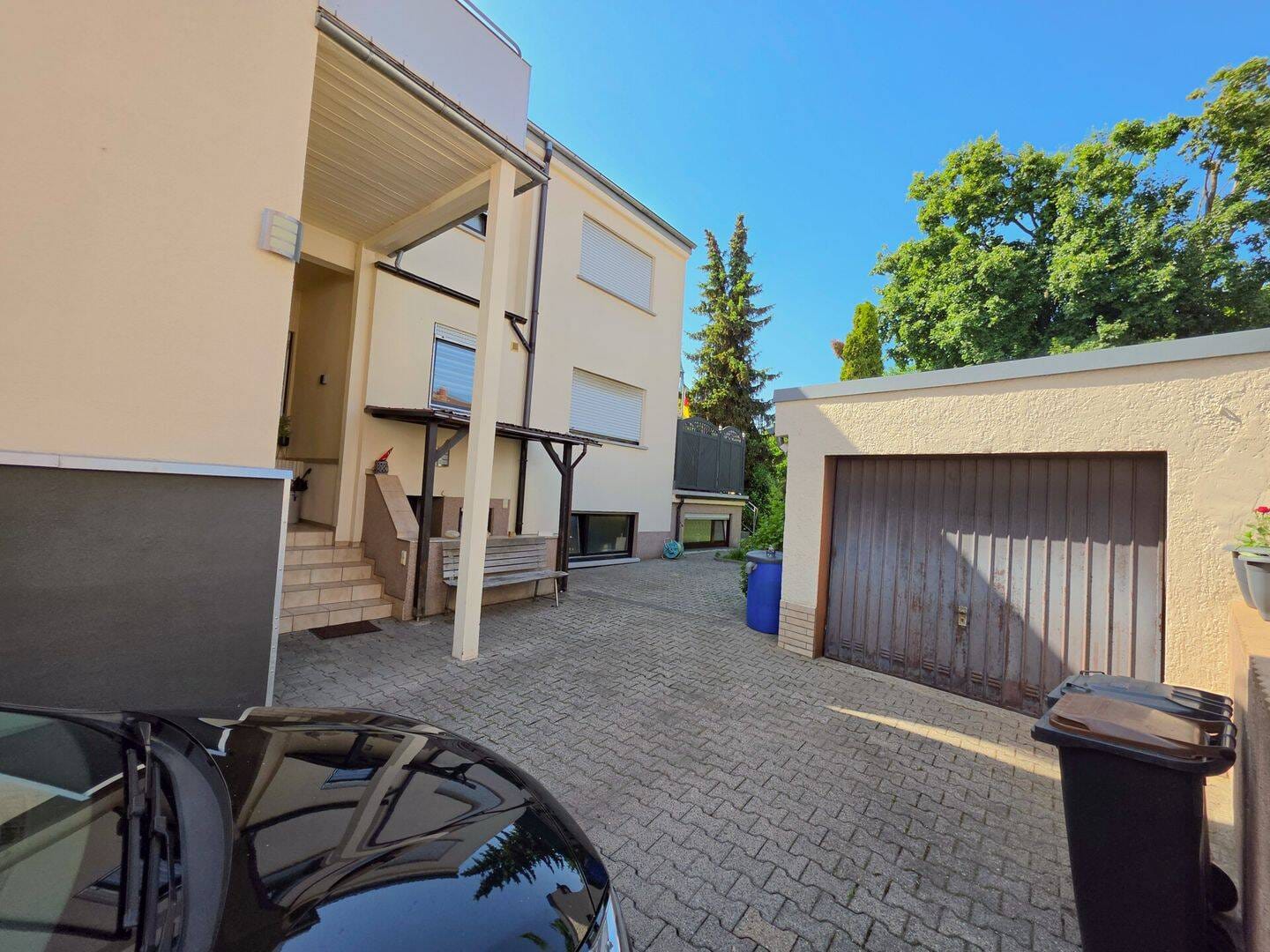 Immobilie in Obertshausen - Zweifamilienhaus mit großer Terrasse und Garten - Bild 1