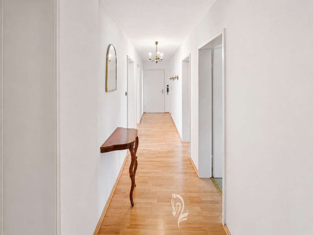 Immobilie in Zell am Main - Mehrgenerationenhaus oder Wohnen und Vermieten – großzügiges Zweifamilienhaus mit Garten - Bild 0
