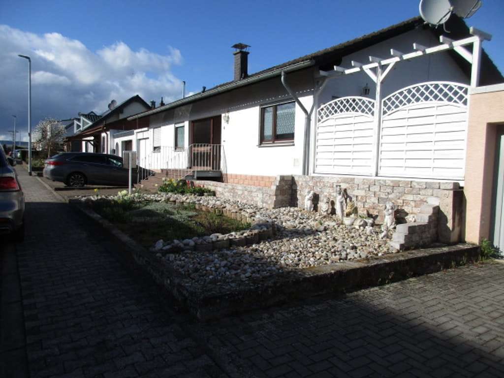 Immobilie in Guldental - Freistehendes EFH mit Garage, Garten und Nebengebäuden - Bild 0