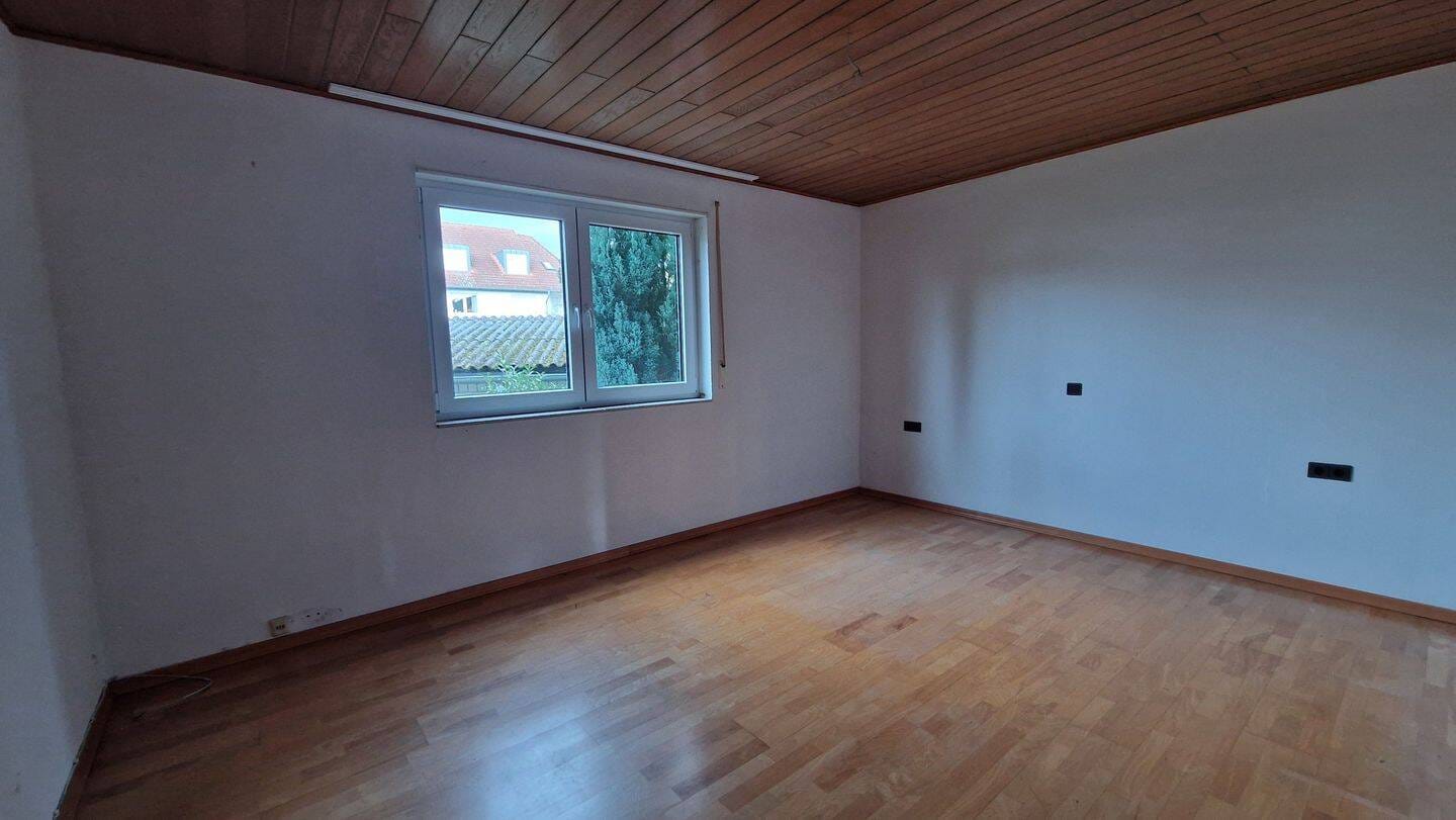 Immobilie in Großkrotzenburg - Großzügiges Zweifamilienhaus in Feldrandlage - Bild 4