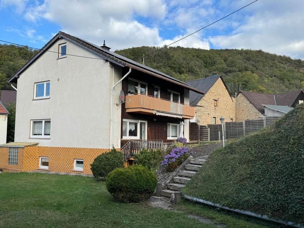 Immobilie in Kirn - Freistehendes Wohnhaus mit großem Raumangebot, PV-Anlage und Ausbaupotenzial...! - Bild 1