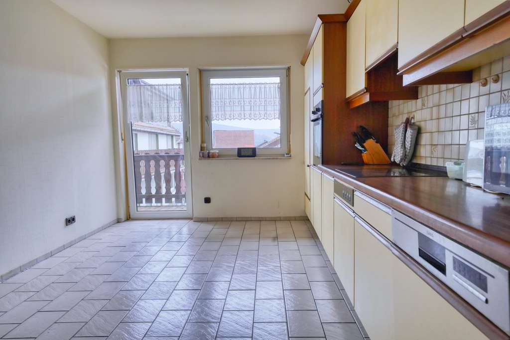 Immobilie in Schmitten - Großes Familienanwesen mit Innenhof und Garten - Bild 4
