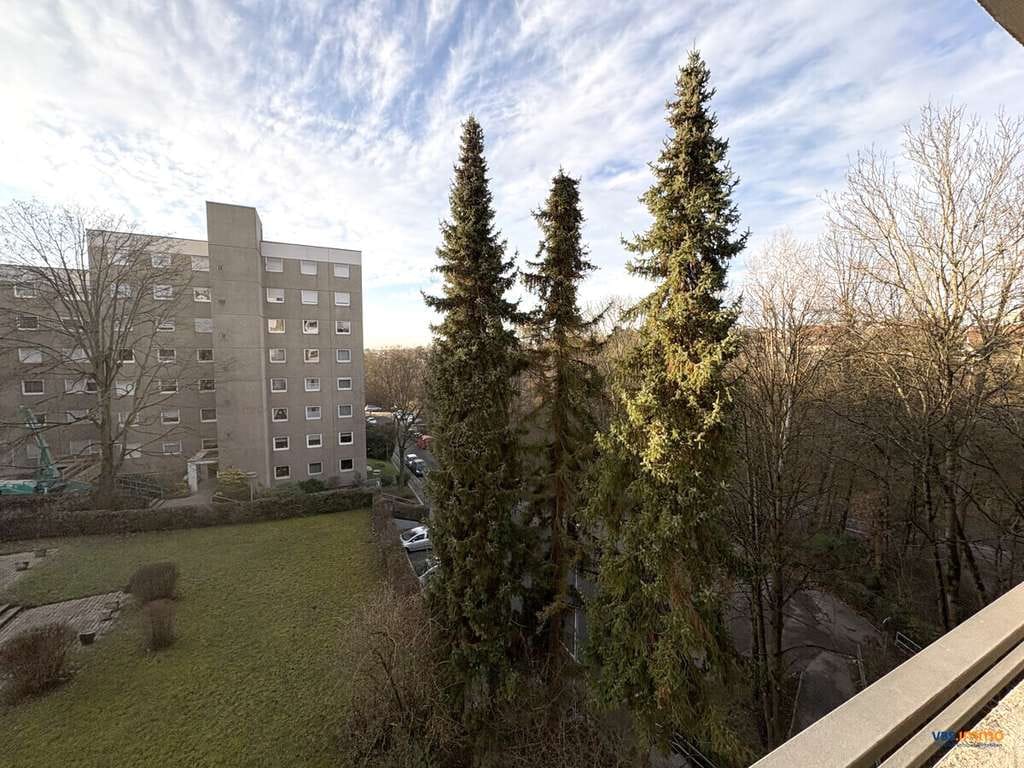Immobilie in Waiblingen - Komfortabel & großzügig: 
Vermietete 3-Zi. ETW mit Garage - Bild 1