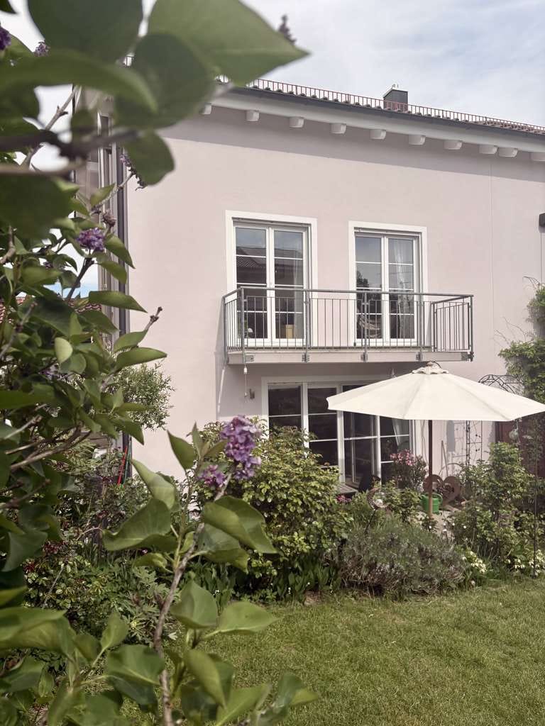 Immobilie in Isen - Lichtdurchflutete DHH mit Südwest-Garten in Isen - Bild 0