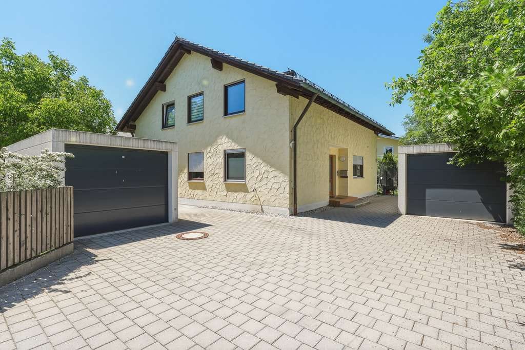Immobilie in Andechs - Vermietetes Zweifamilienhaus in Andechs-Erling, solide Kapitalanlage im Fünfseenland - Bild 1
