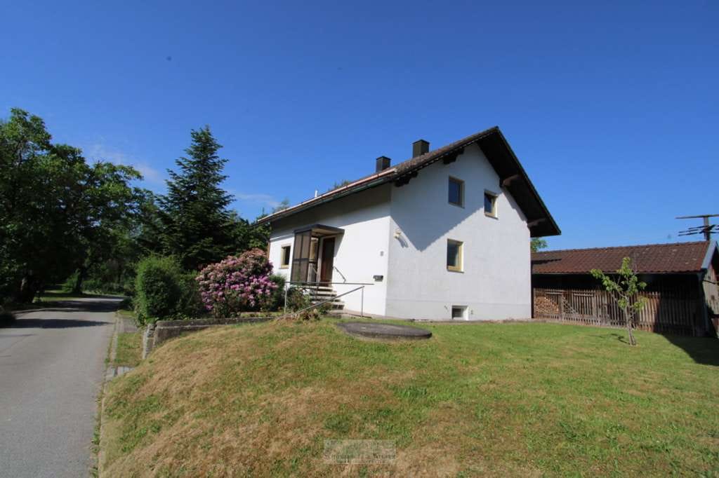 Immobilie in Schwarzach - Idyllisch gelegenes Einfamilienhaus mit Potential! - Bild 0