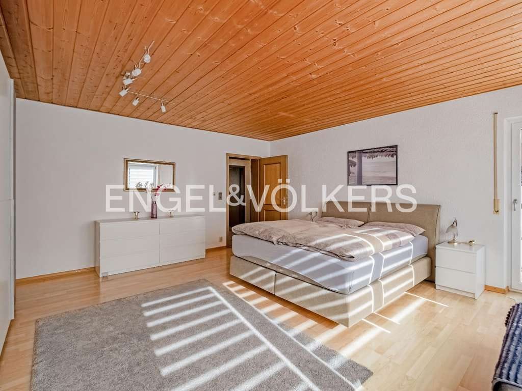 Immobilie in Baar-Ebenhausen - Großes Einfamilienhaus in ruhiger Wohnlage von Baar-Ebenhausen - Bild 3