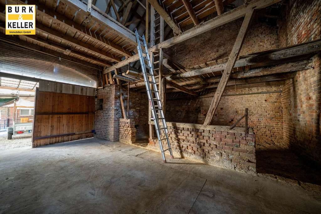 Immobilie in Elsdorf - Historisch gewachsenes Hofanwesen: Wohnhaus, Scheune, Gewerbehalle und großzügige Flächenreserven - Bild 3