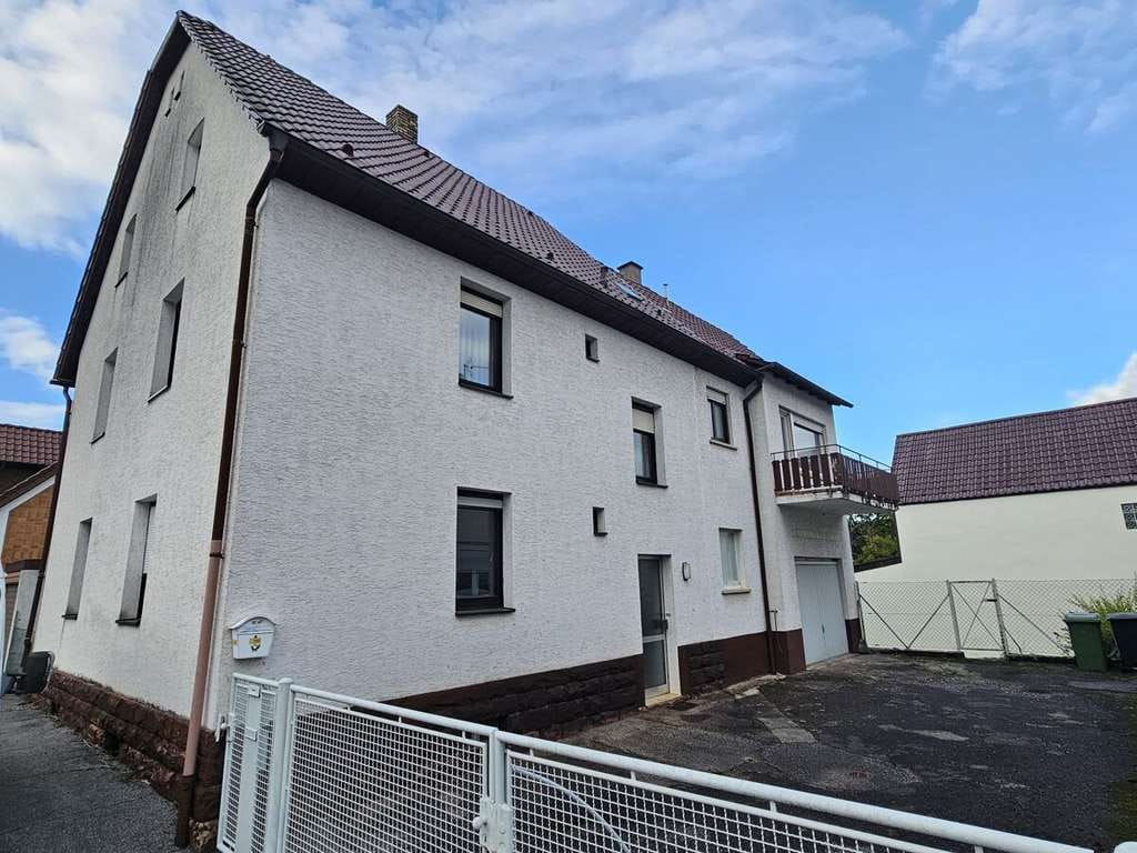 Immobilie in Kämpfelbach - **Kämpfelbach-Bilfingen, schönes 2-FH für den Selbstrenovierer mit Garage und großem Innenhof** - Bild 1