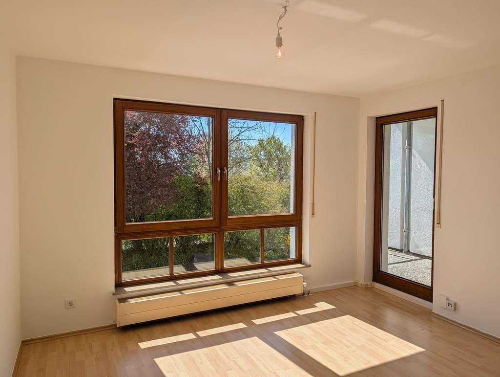 Immobilie in Pleidelsheim - Provisionsfrei: Sofort bezugsfrei! Helle 3,5-Zi-ETW (78 m²) mit Balkon + TG-Einzelstellplatz (1. OG) - Bild 2