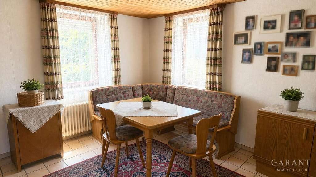 Immobilie in Bopfingen - Liebenswertes Einfamilienhaus mit Garage und Terrasse - renovierungsbedürftig - in zentraler Lage - Bild 3