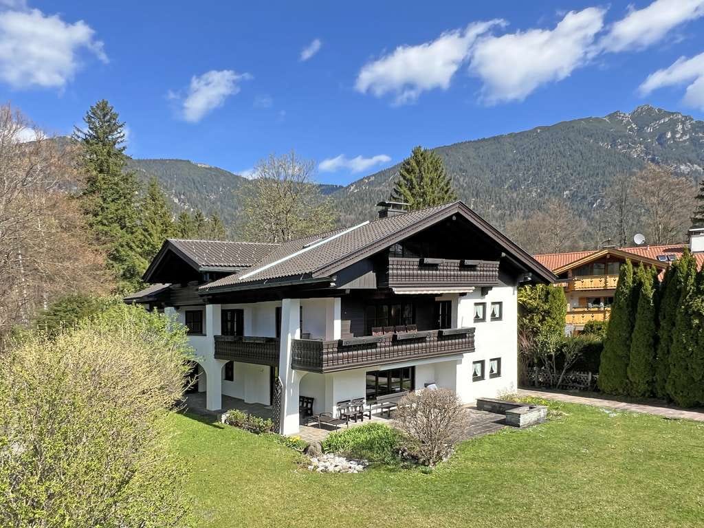 Immobilie in Grainau - Imposantes Einfamilienhaus in traumhafter Lage - Bild 0