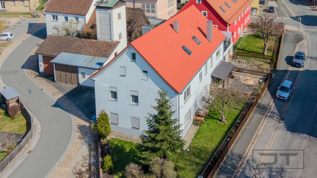Immobilie in Himmelkron - Top-Renditeobjekt in Himmelkron – Vollvermietetes Mehrfamilienhaus mit neuem Dach! - Bild 0