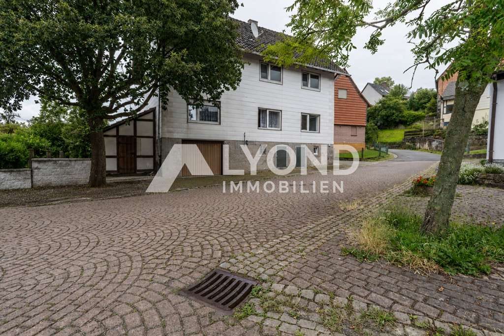Immobilie in Großalmerode - Großzügiges Einfamilienhaus mit neuer Heizung und viel Potenzial zur Verwirklichung Ihrer Wohnträume - Bild 3