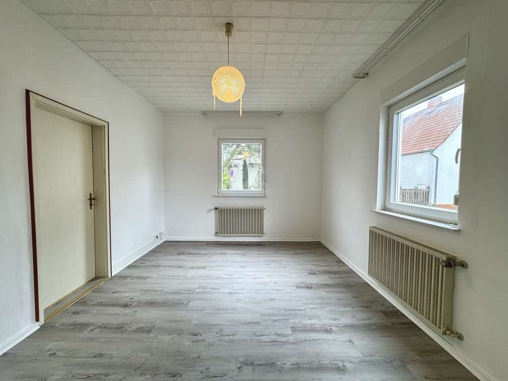Immobilie in Haßloch - Freistehendes Einfamilienhaus mit Innenhof in ruhiger Lage von Haßloch  - Bild 2