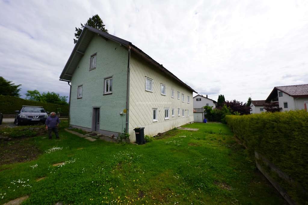 Immobilie in Lindenberg im Allgäu - Sofort beziehbares großes Zweifamilienhaus mit Bergblick zum Schnäppchenpreis in Lindenberg - Bild 2