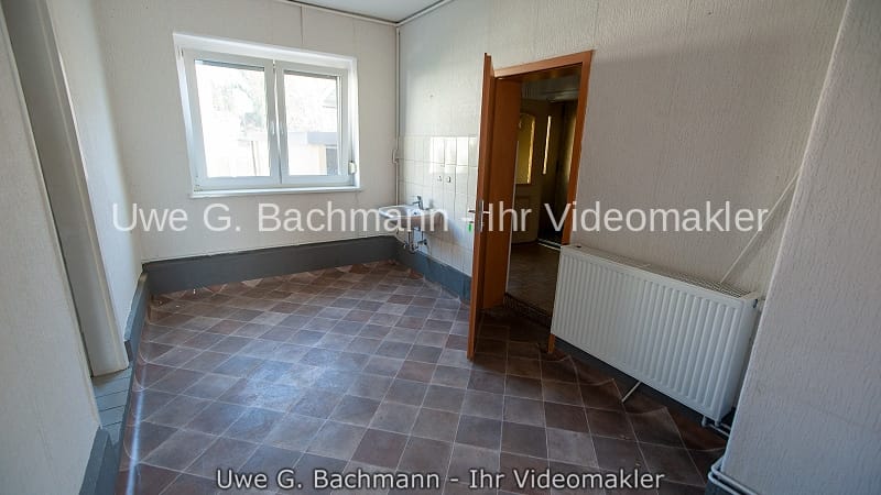 Immobilie in Rüdersdorf bei Berlin - Rüdersdorf bei Berlin OT Hennickendorf: Modernisierungs- bzw. Sanierungsobjekt mit 5 Zimmern - UWE G. BACHMANN - Bild 3