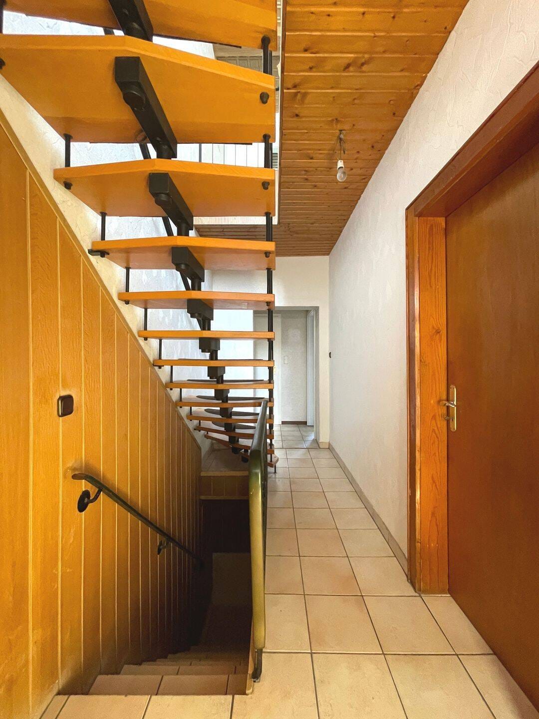 Immobilie in Sankt Ingbert - St. Ingbert-Rohrbach - Helles Einfamilienwohnhaus in zentraler und ruhiger Lage  - Bild 3