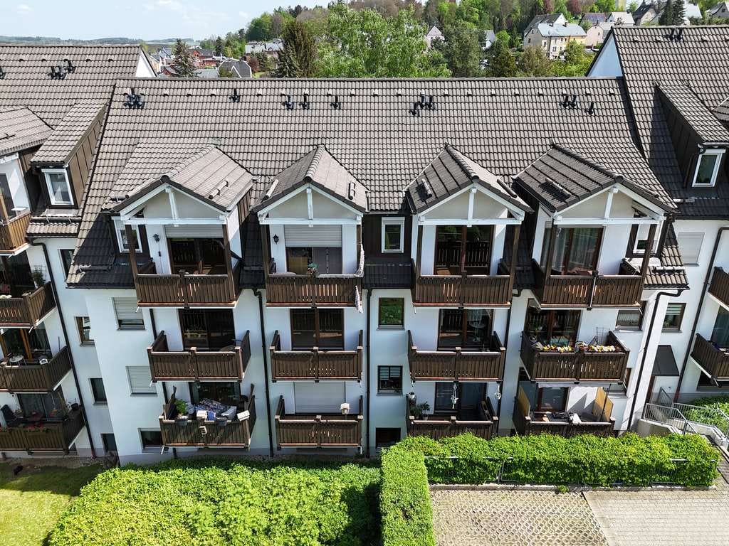 Immobilie in Lengenfeld - [RESERVIERT] 2-Raum Wohnung mit EBK, sonnigem Balkon & Stellplatz in gepflegtem MFH - Bild 3