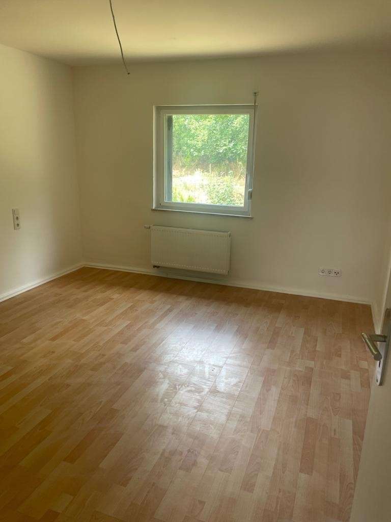 Immobilie in Baumholder - 4x schöne 3- Zimmerwohnung mit Einbauküche und Garten - Bild 3