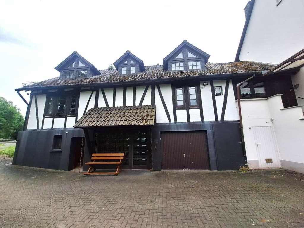 Immobilie in Herborn - Wohnen abseits des Gewöhnlichen – Ruhe, Charakter und ein Zuhause mit eigener Note - Bild 2
