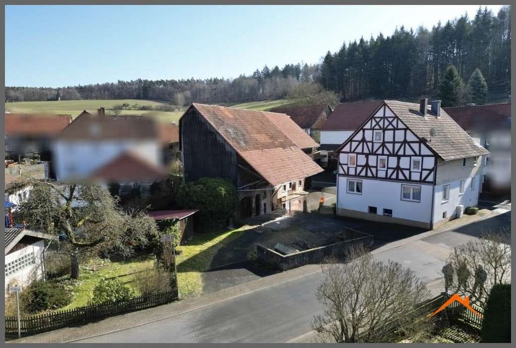Immobilie in Knüllwald - Geräumiges Wohnhaus - vielseitig nutzbar - Bild 3