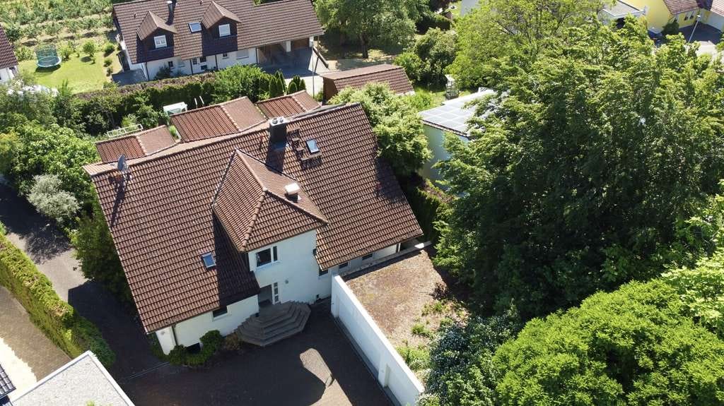 Immobilie in Frickingen - Erhabenes Anwesen in Frickingen - Weitläufiges Zuhause mit Blick auf Berge und das grüne Tal - Bild 1
