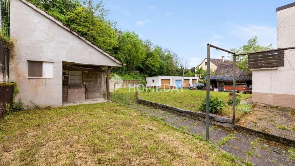 Immobilie in Obersulm - Zweifamilienhaus in Obersulm mit Garten, Balkon, Garagen und viel Gestaltungspotenzial - Bild 3