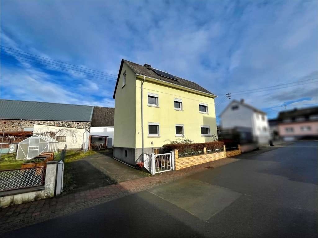 Immobilie in Elbtal - Einfamilienhaus mit großer Scheune in ruhiger und zentraler Lage - Bild 1