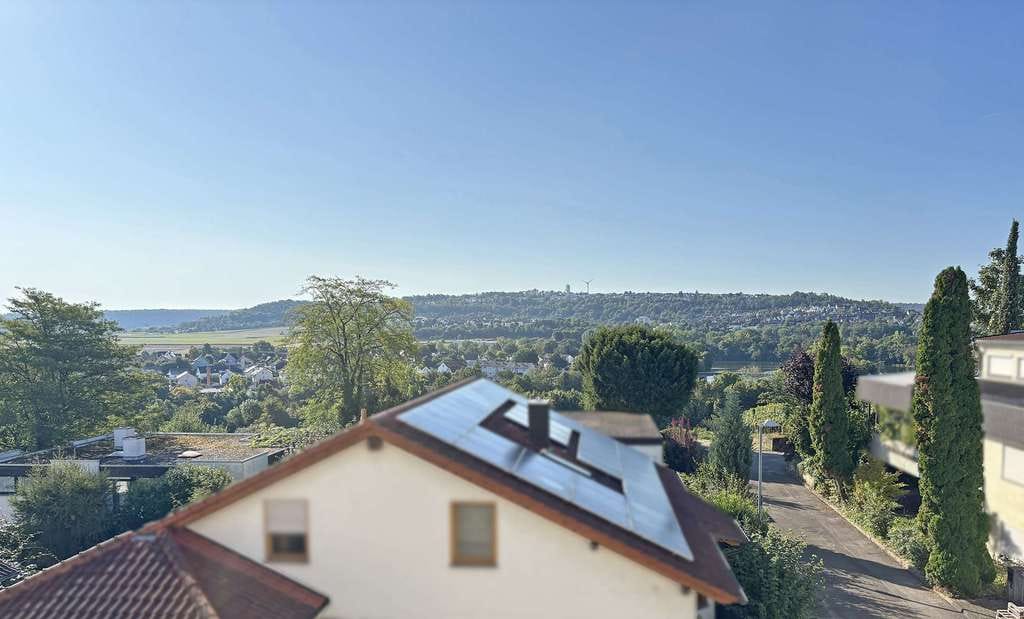 Immobilie in Walheim - WOHNEN MIT BLICK INS NECKARTAL – 4,5-Zimmerwohnung mit Garage – bezugsfrei - Bild 0