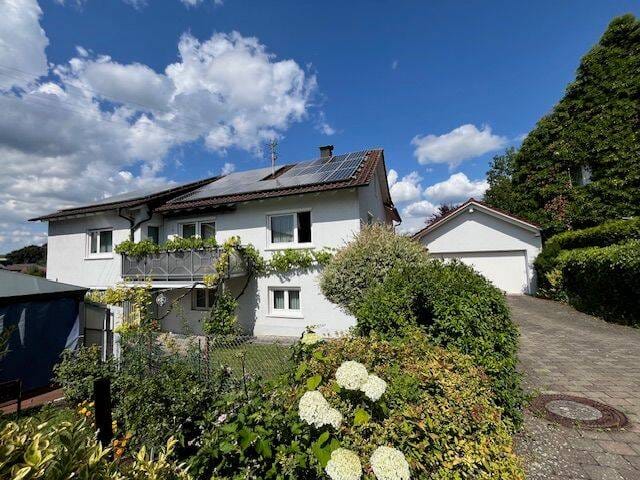 Immobilie in Frittlingen - Zweifamilienhaus mit Einliegerwohnung, Werkstatt und Photovoltaikanlage - Bild 1