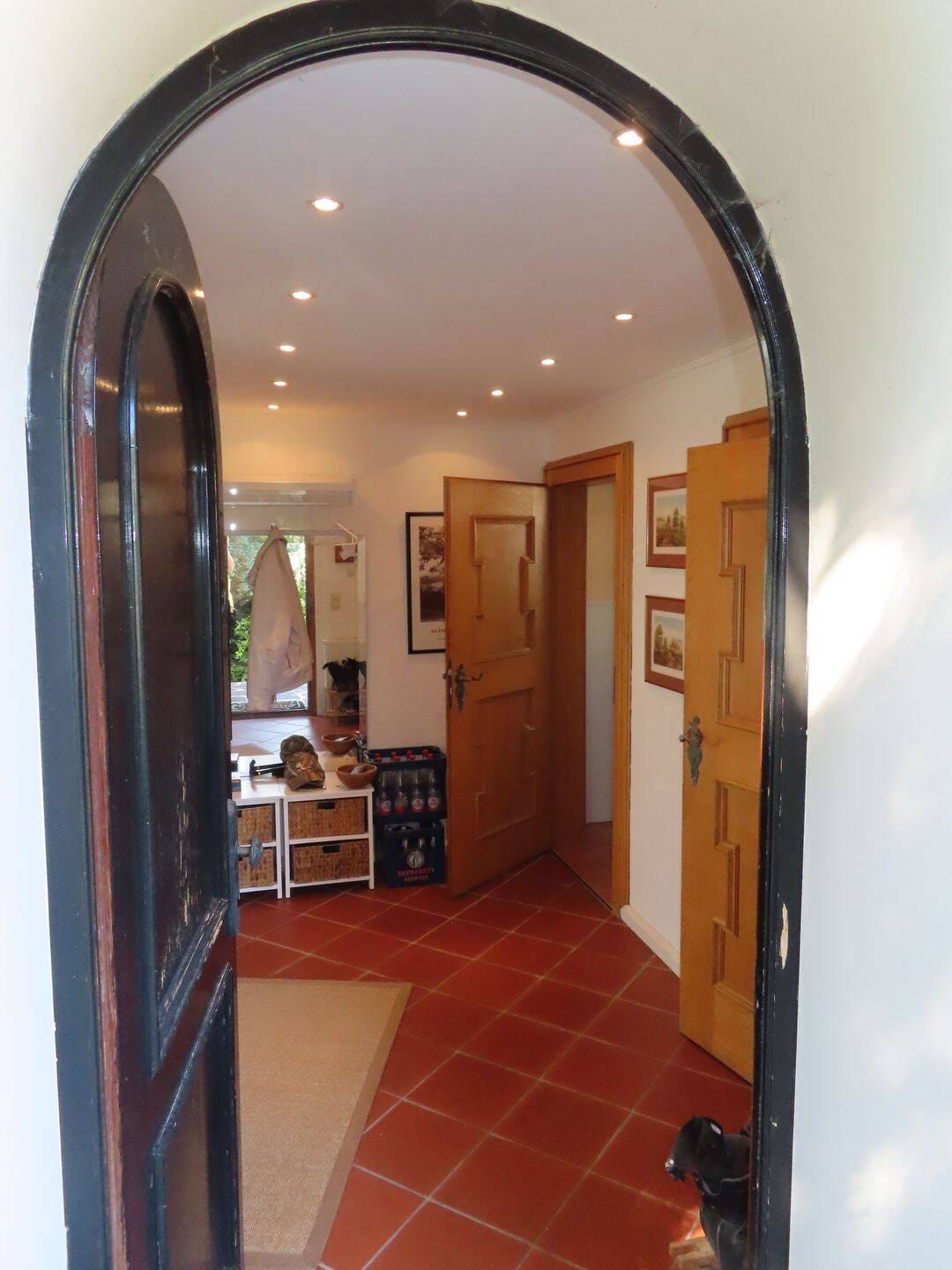Immobilie in Andechs - Ihr Traumhaus? Weitblick, Ruhe, ideal für Kinder, Schwimmbad, Sauna, bis 8,5 Zimmer, Saniert, PV-Anlage, Dämmung - Bild 2