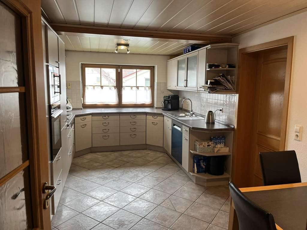 Immobilie in Rottenburg am Neckar - 5-Zimmer-Traumwohnung in Baisingen: 170 qm, 2 Bäder, Schwedenofen, Aussicht - Bild 3