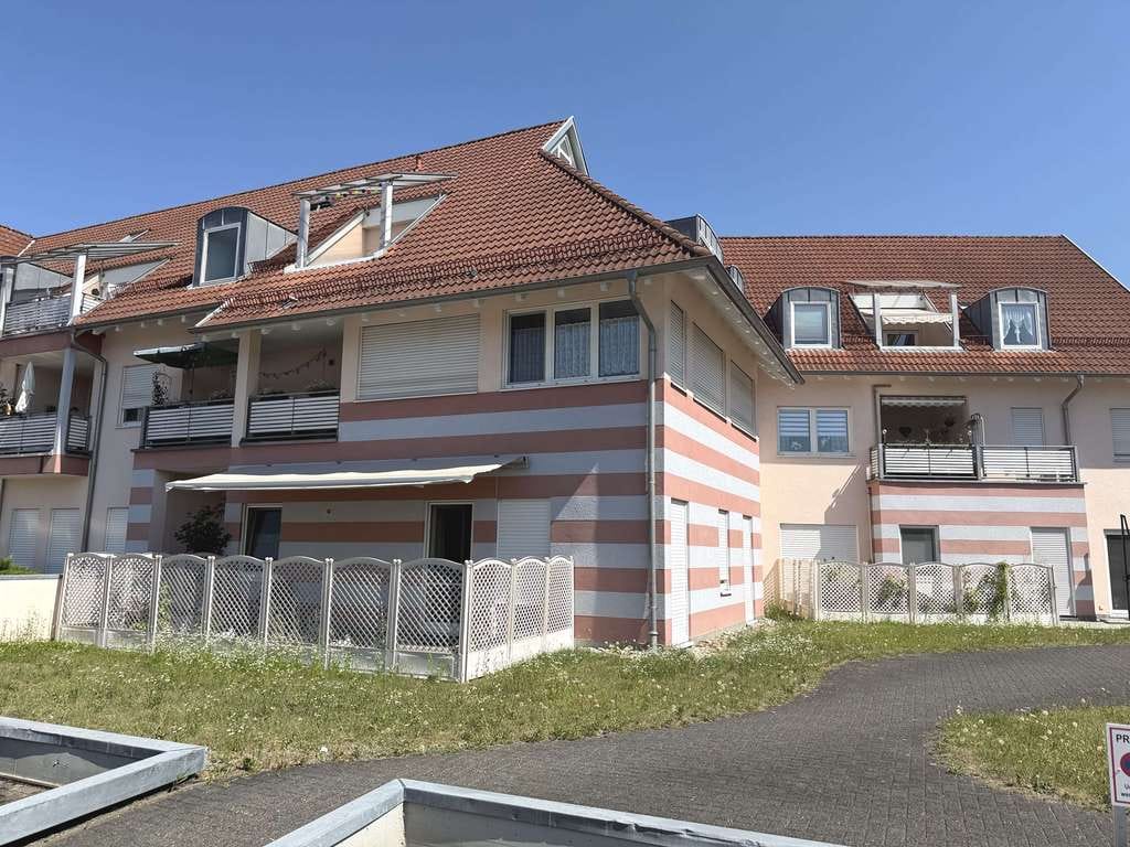 Immobilie in Meckenbeuren - Schöne sonnige 3-Zimmer-EG Wohnung mit Terrasse, toller EBK, TG - Bild 1