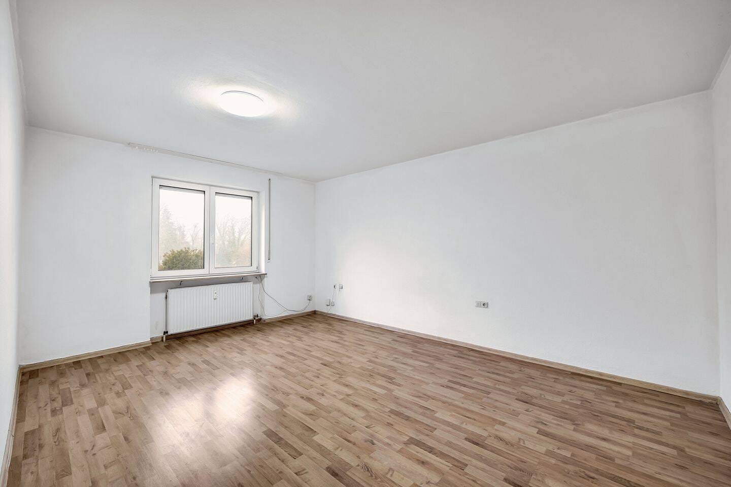 Immobilie in Kirchberg an der Jagst - Großzügige 5-Zimmer-Wohnung mit viel Potenzial - Kirchberg/Jagst - Bild 2
