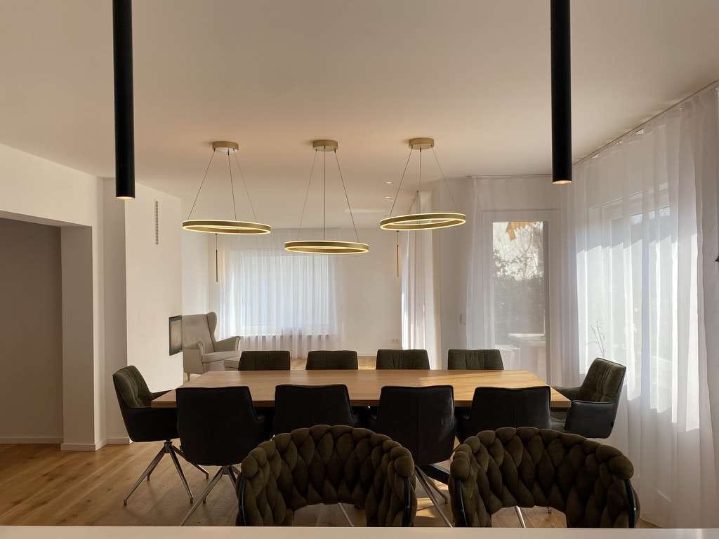 Immobilie in Anzing - Einfamilienhaus mit sonnigem Garten, Kamin und ausgebautem Souterrain! - Bild 3