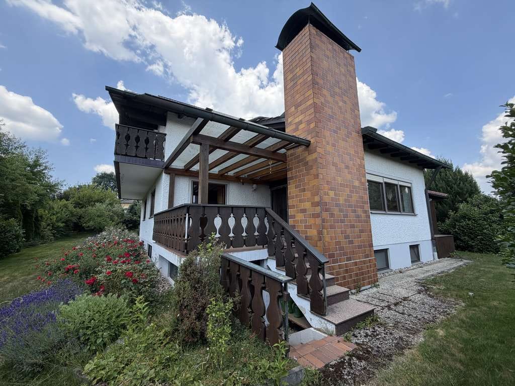 Immobilie in Mainburg - WOHNEN IN DER HALLERTAU - GROSSZÜGIGES EINFAMILIENHAUS MIT GARTEN IN RUHIGER SIEDLUNGSLAGE - Bild 3
