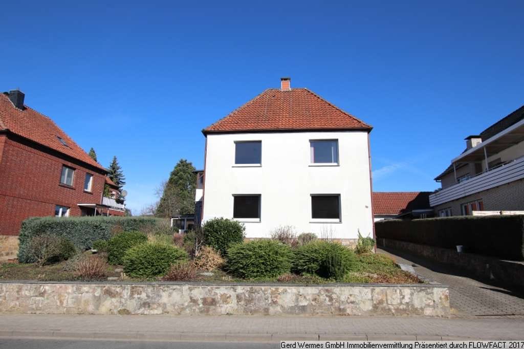 Immobilie in Hagen am Teutoburger Wald - Zweifamilienhaus auf Eigentumsgrundstück in Hagen a.T.W. zu verkaufen - Bild 1