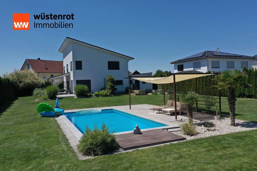 Immobilie in Aholfing - Ruhe - Sonne - Glücksgefühl – Einfamilienhaus mit großem herrlichem Garten und Pool  in Aholfing - Bild 0