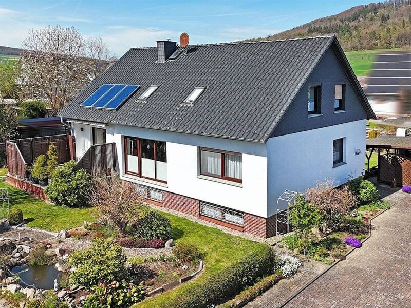 Immobilie in Emmerthal - Ihr neues Zuhause im Grünen - Raum für Ideen und Generationen! - Bild 0