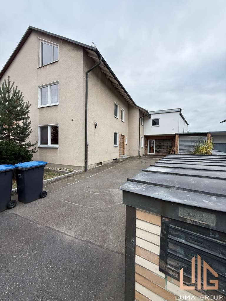Immobilie in Altenstadt an der Waldnaab - Charmantes Dreifamilienhaus in ruhiger Lage von Altenstadt – ideal für Familien und Kapitalanleger - Bild 2