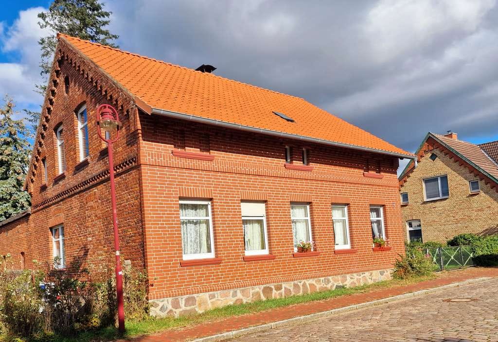 Immobilie in Lübtheen - Charmantes 1-2 Familienhaus, in bester Innenstadtlage mit Landgarten! - Bild 0