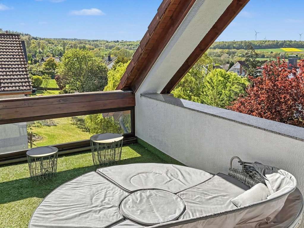 Immobilie in Söhrewald - Großzügiges Einfamilienhaus mit Einliegerwohnung, Wintergarten und Fernblick in Söhrewald - Bild 4