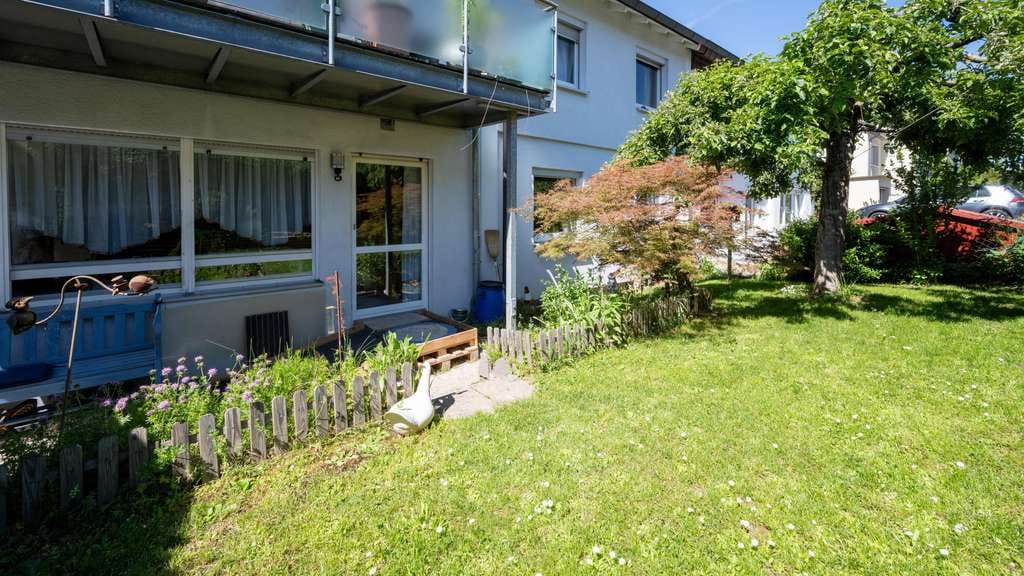 Immobilie in Herrenberg - Sonnige Erdgeschosswohnung mit viel Platz, eigenem Garten, Terrasse und Balkon! - Bild 1