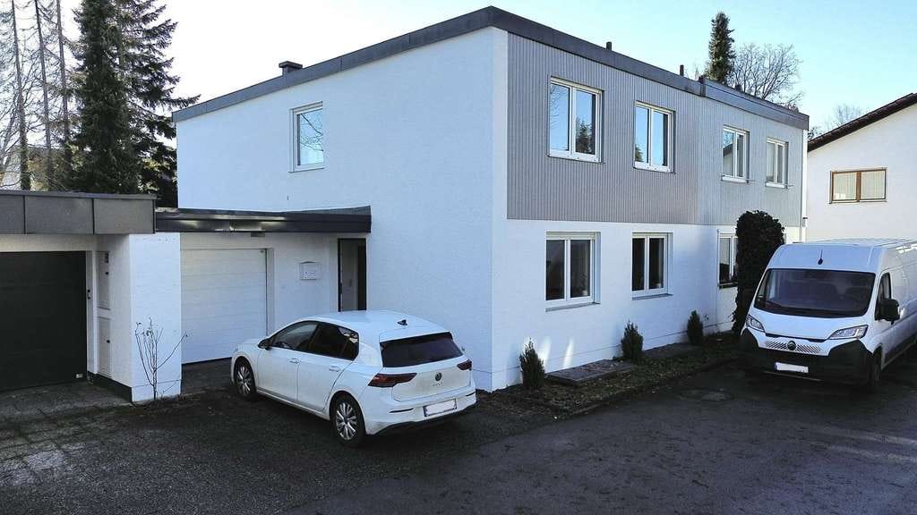 Immobilie in Neubiberg - Familienidylle in Bestlage: Großzügige 5-Zimmer-DHH mit Südgarten in Neubiberg - Bild 1