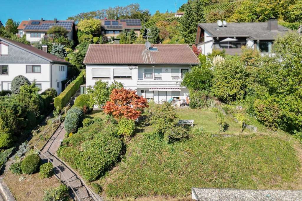 Immobilie in Illingen - Freistehendes Einfamilienhaus mit ELW, großem Garten und 3 Garagen auf 1.443 m² Grundstück - Bild 2